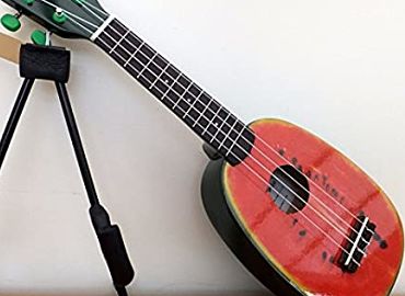 Guitarras Pequeñas de cuatro cuerdas